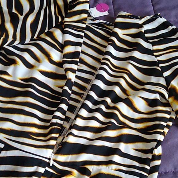 Worthington Animal Print Stripe Peplum Top XS - Picture 11 of 11